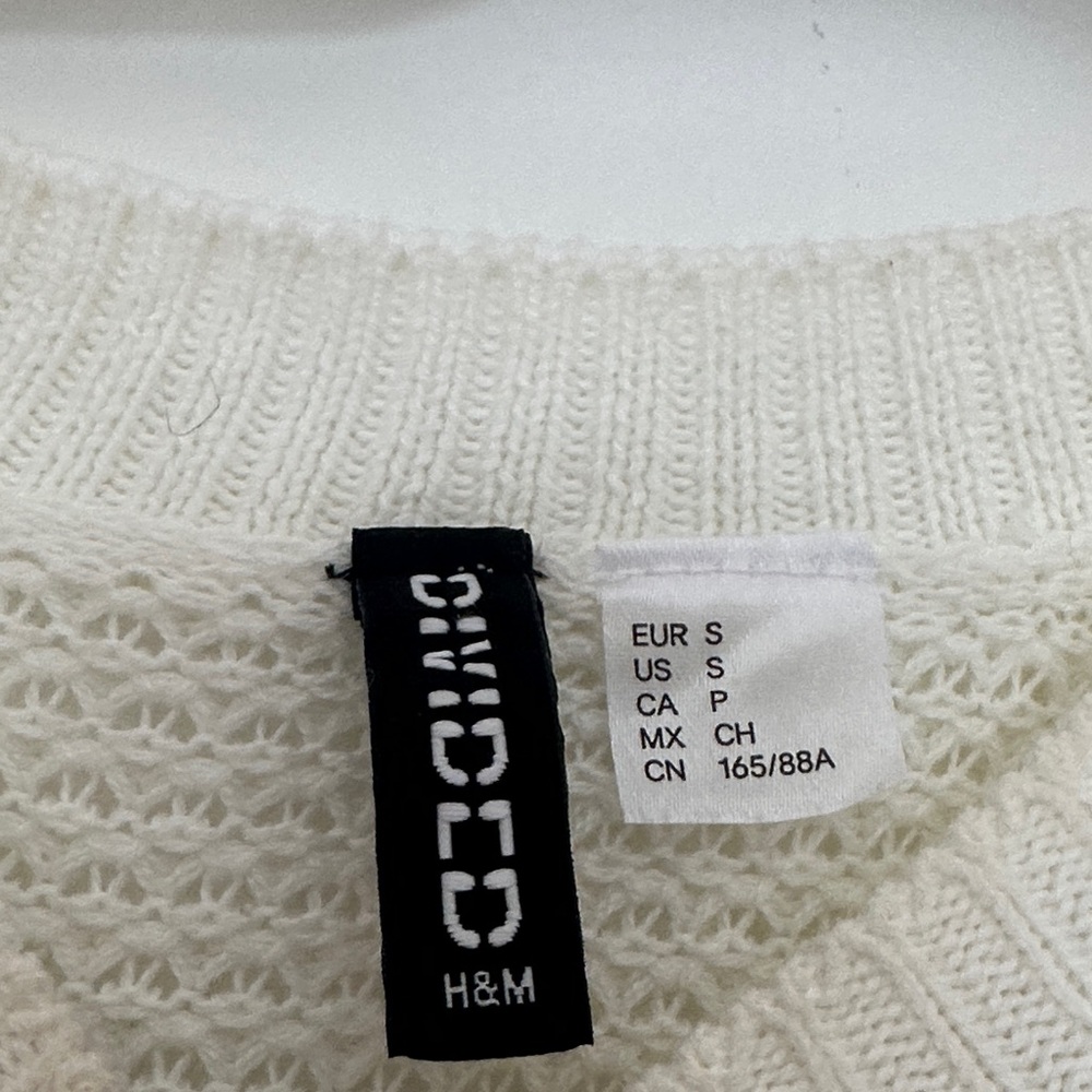H&M Ruffle Sweater - Picture 3 of 3